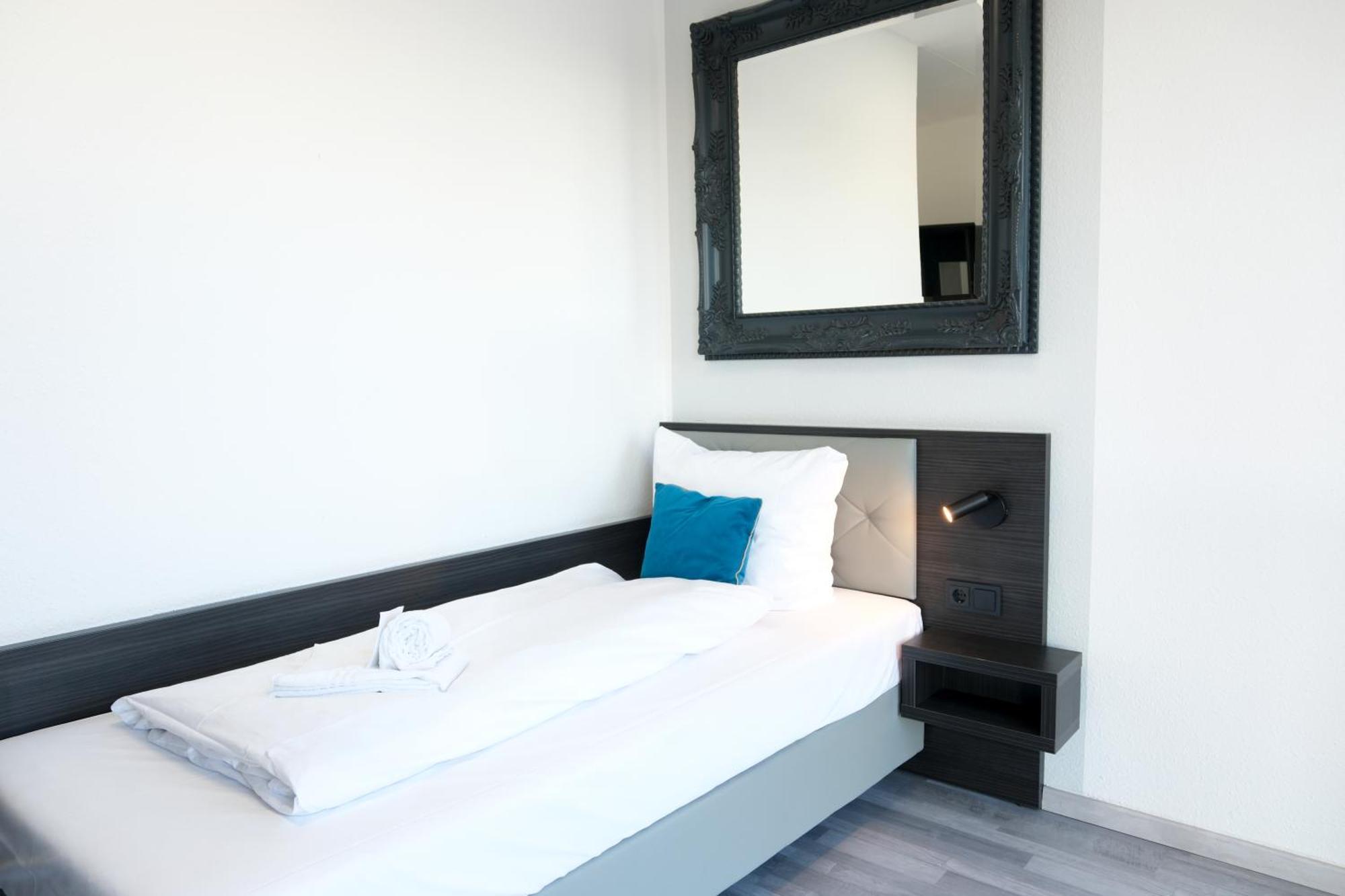 Stargaze Forum Hotel Duesseldorf-Хильден Экстерьер фото