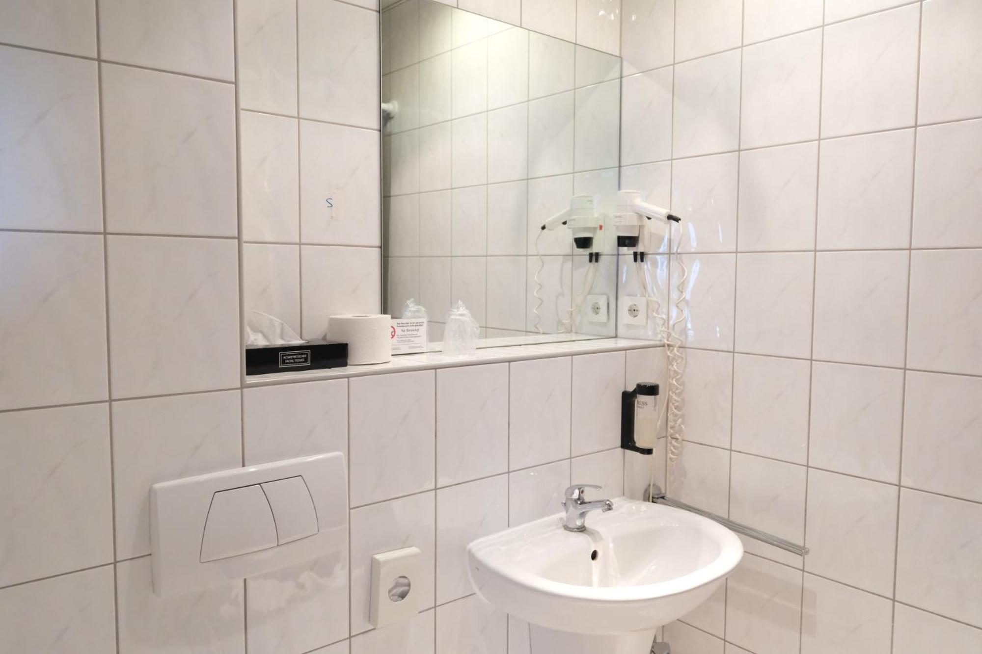 Stargaze Forum Hotel Duesseldorf-Хильден Экстерьер фото
