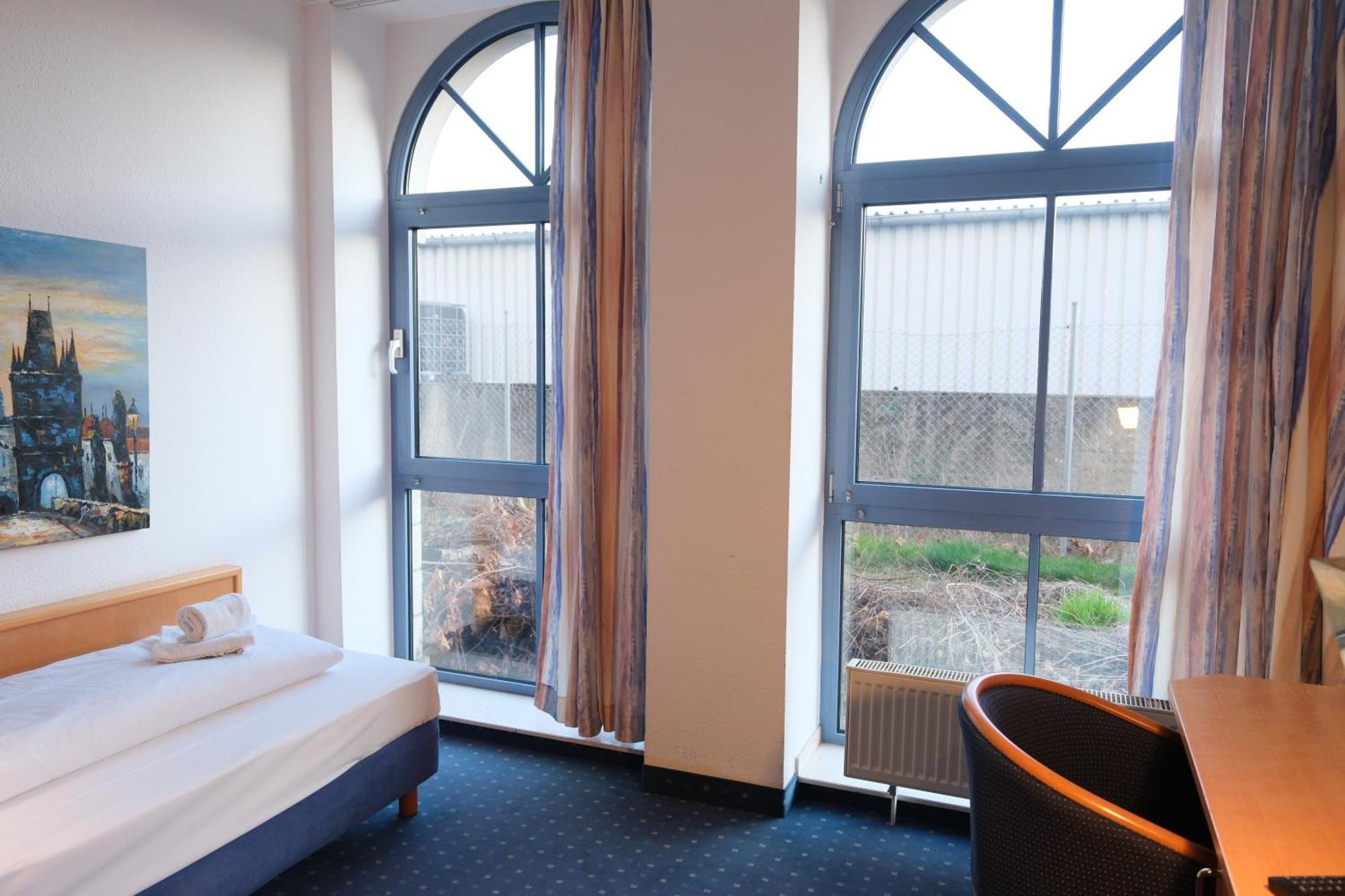 Stargaze Forum Hotel Duesseldorf-Хильден Экстерьер фото