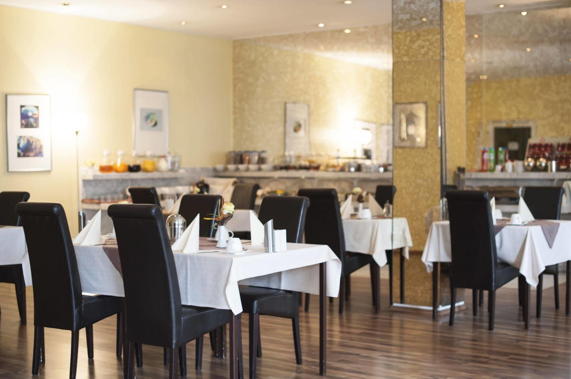 Stargaze Forum Hotel Duesseldorf-Хильден Экстерьер фото